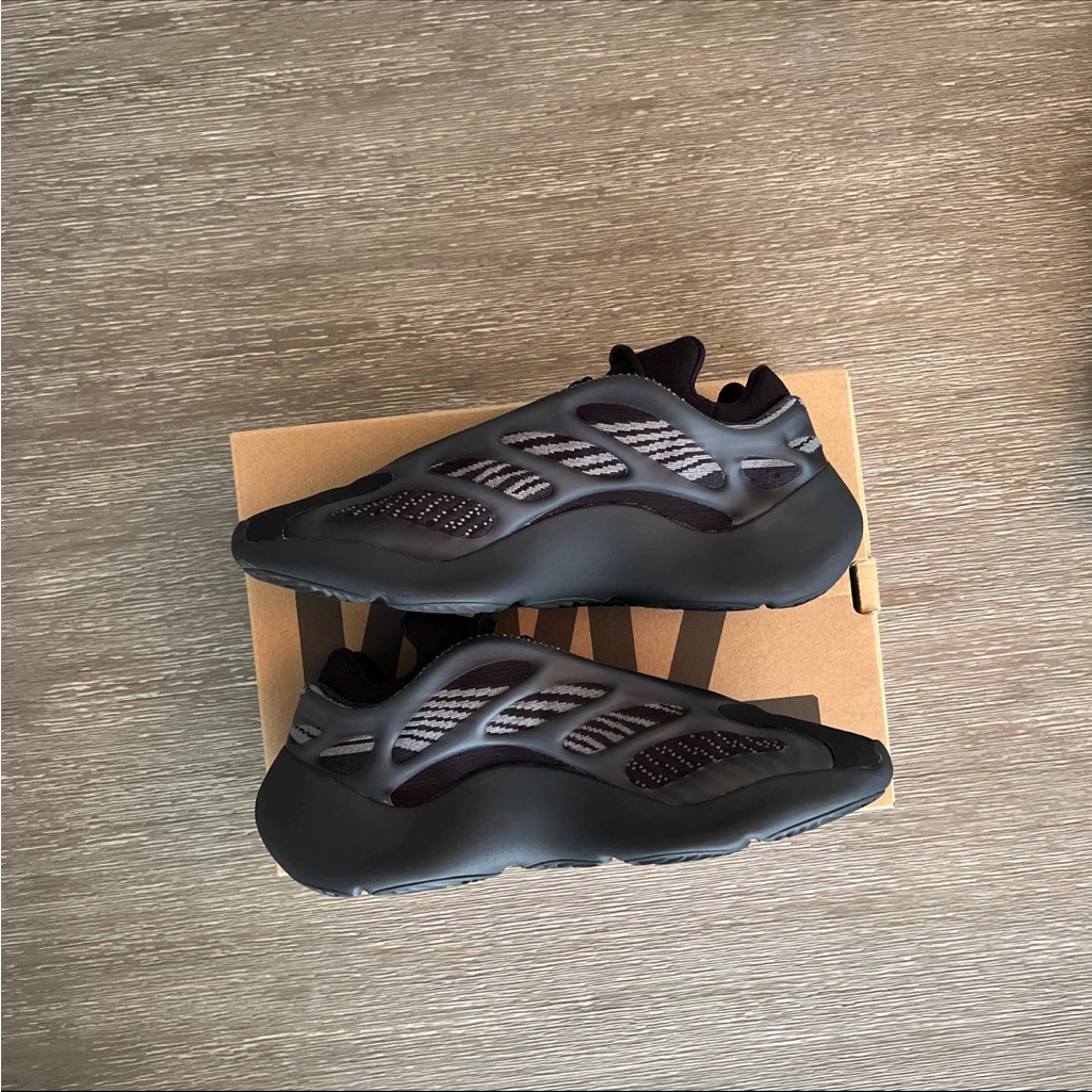 Yeezy 700 V3 ‘Dark Glow’